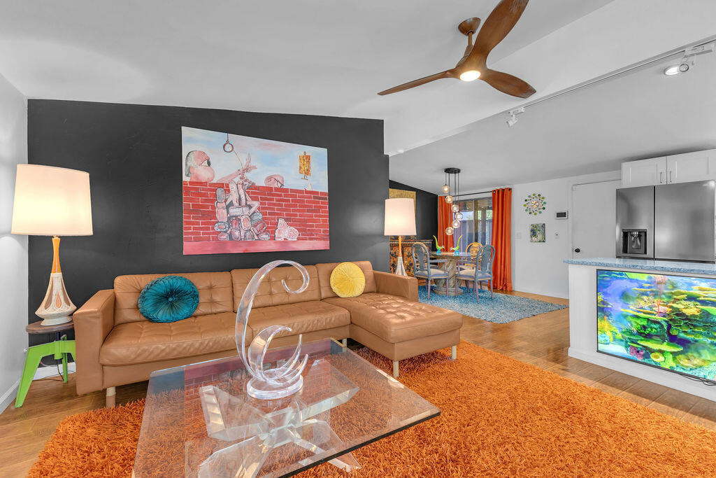 1022 Via Grande Property Photo 3