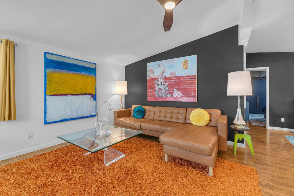 1022 Via Grande Property Photo 5