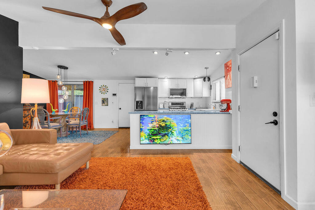 1022 Via Grande Property Photo 9