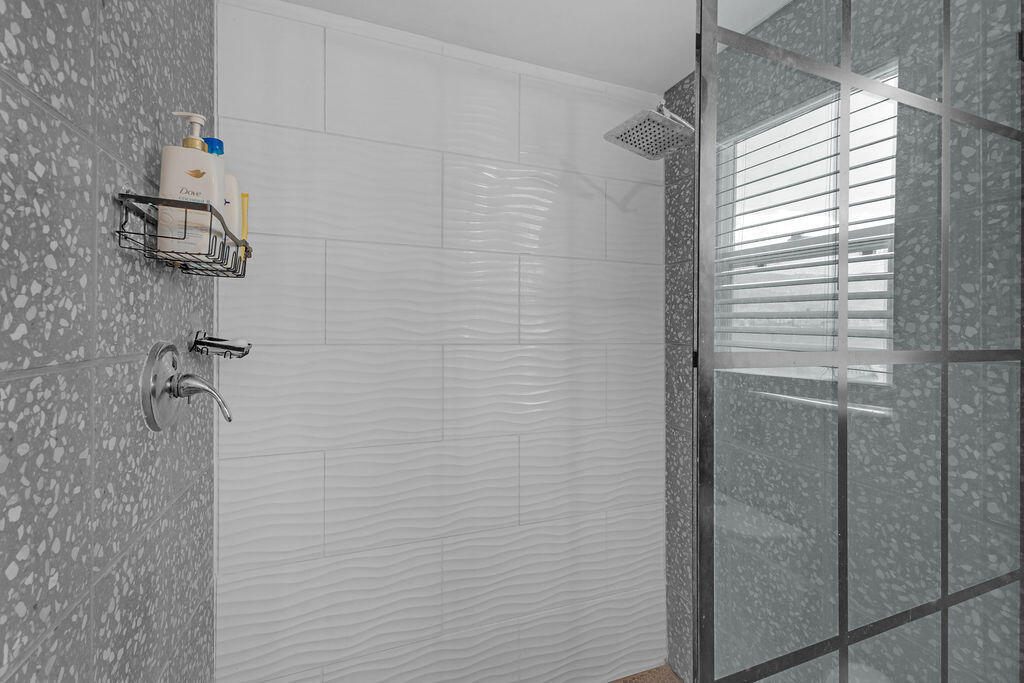 1022 Via Grande Property Photo 29