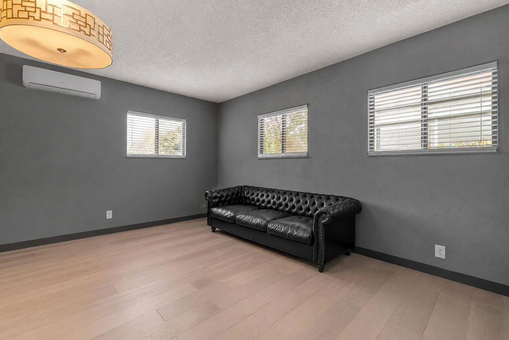 1022 Via Grande Property Photo 34