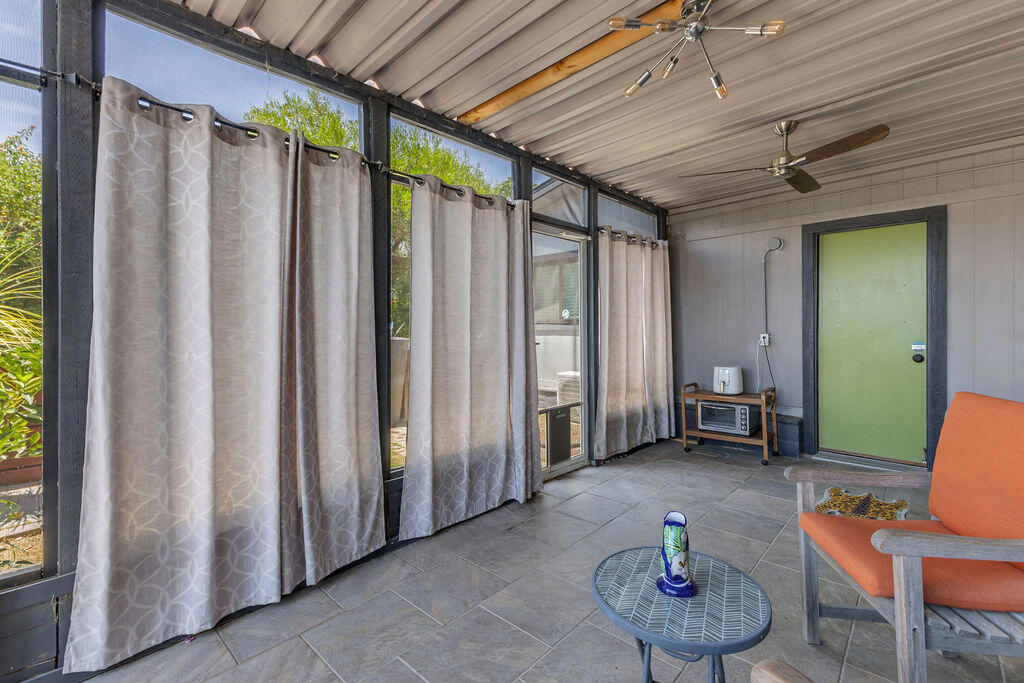 1022 Via Grande Property Photo 35
