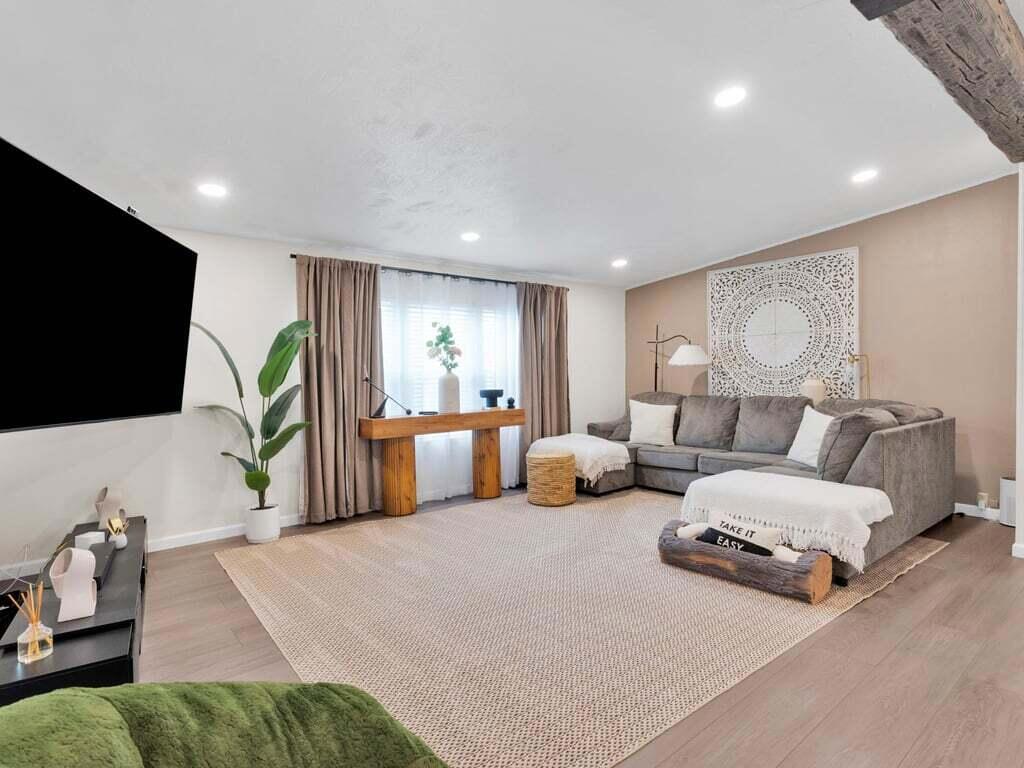 7780 Fairlane Road Property Photo 1