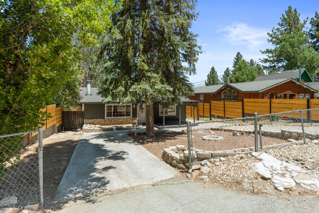 1017 E Country Club Boulevard Property Photo 8