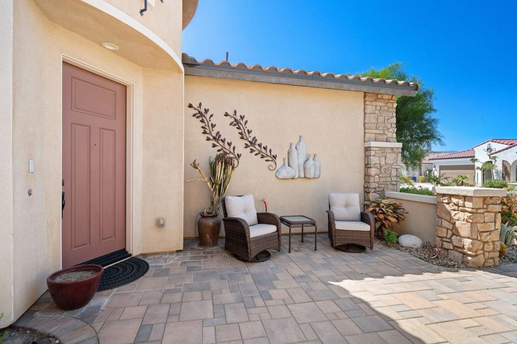76 Bordeaux Property Photo 5
