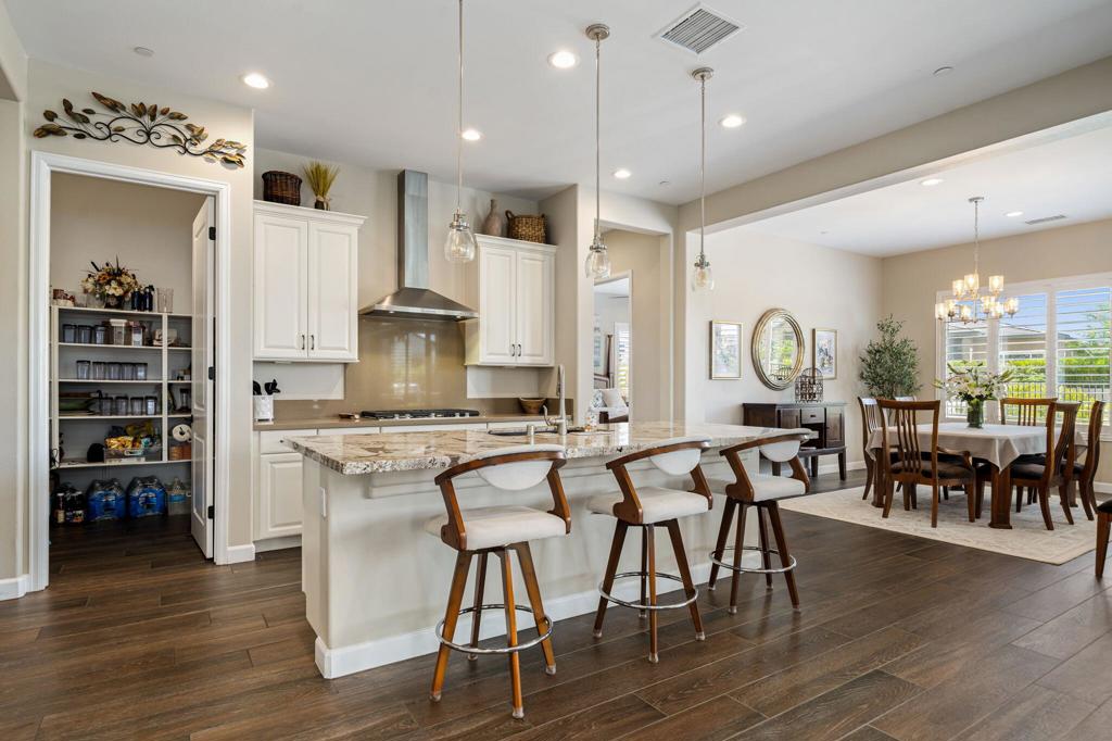 76 Bordeaux Property Photo 35