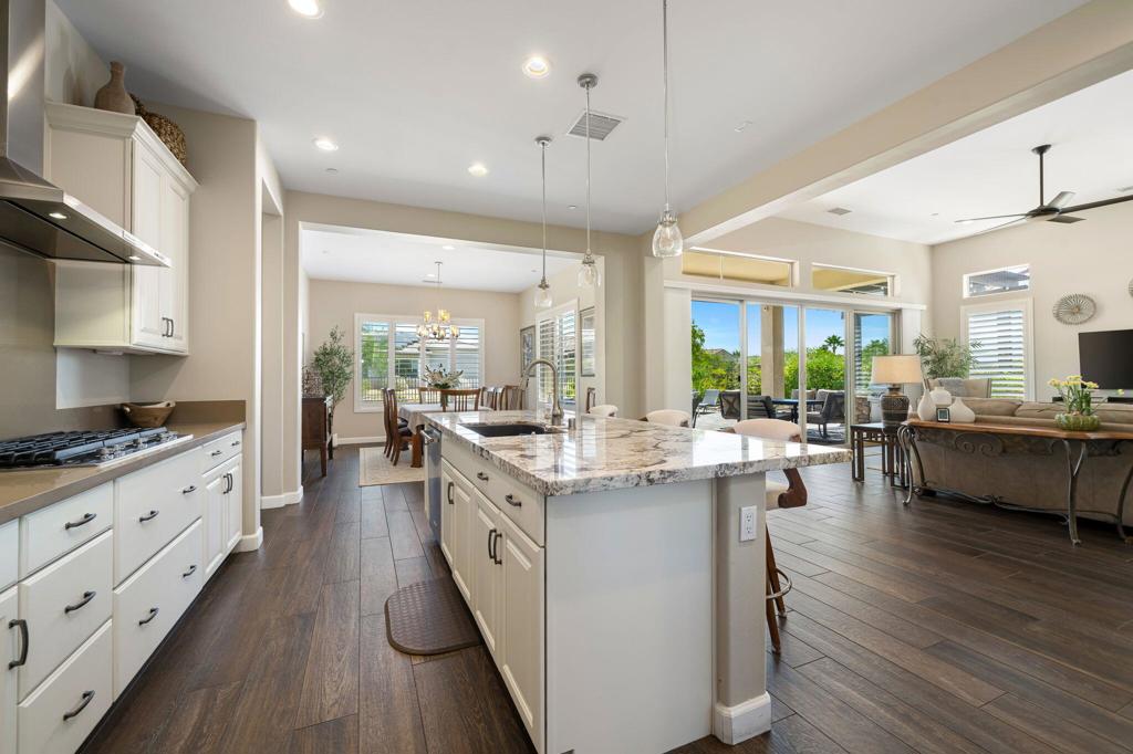 76 Bordeaux Property Photo 36
