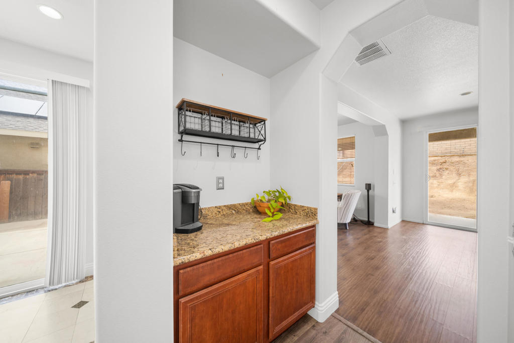 2121 Cottage Court Property Photo 18