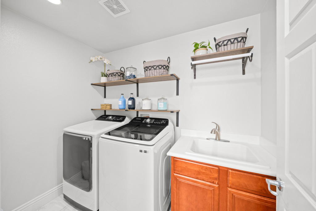 2121 Cottage Court Property Photo 35