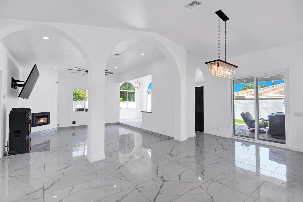 78860 Martinique Drive Property Photo 4