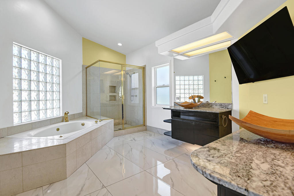 78860 Martinique Drive Property Photo 11