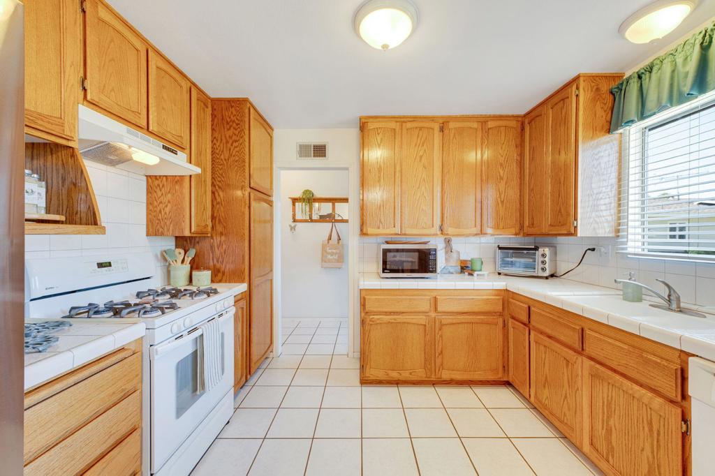 7250 Harding Circle Property Photo 6
