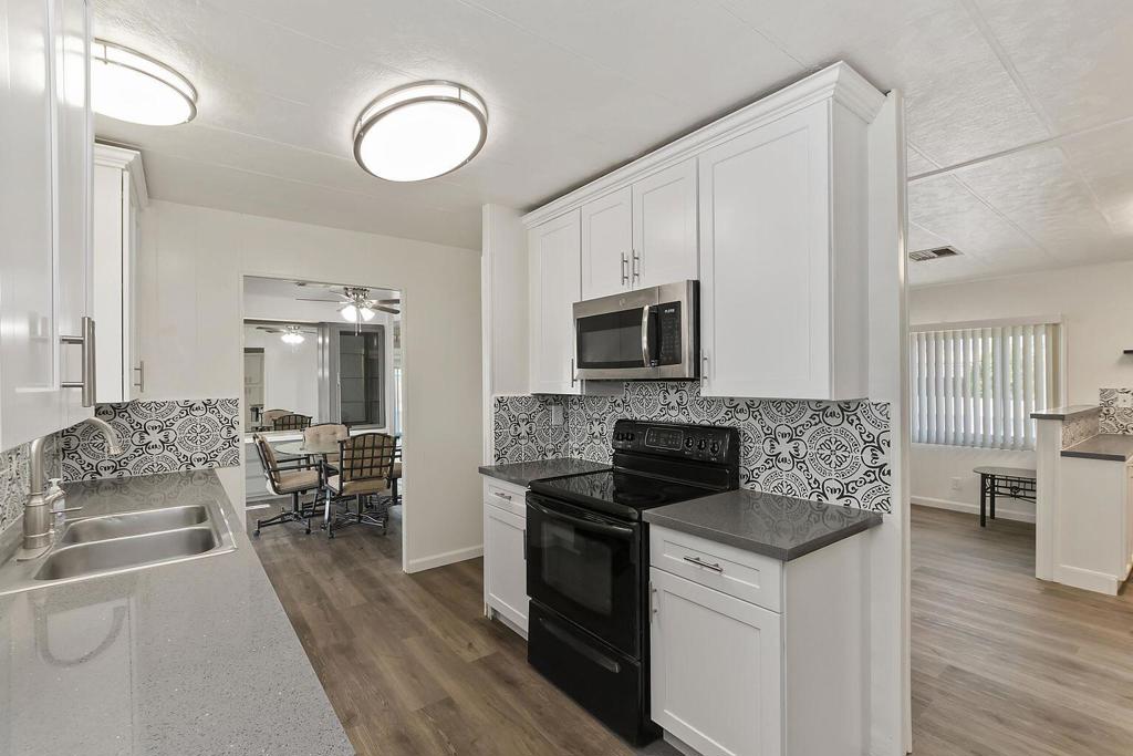 33530 Carlsbad Circle Property Photo 6