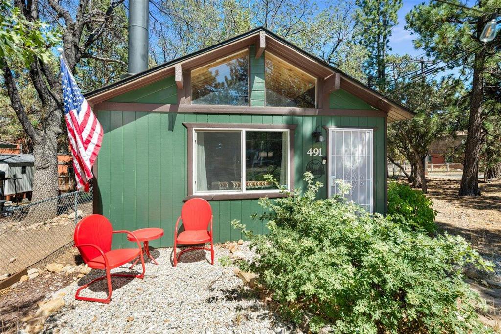 491 Imperial Avenue Property Photo 4