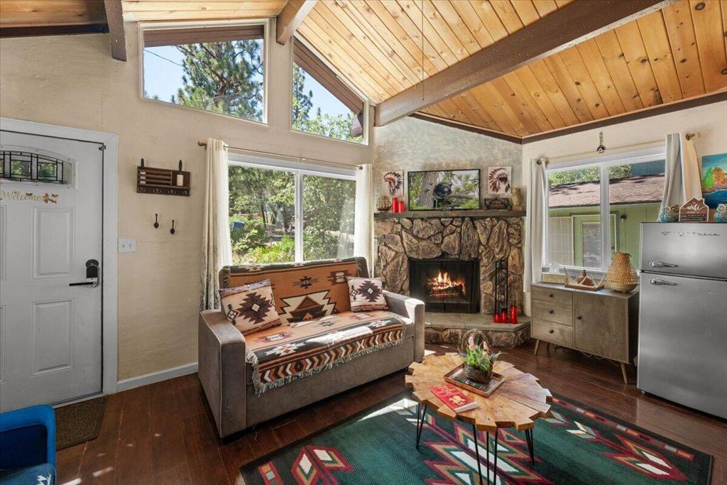 491 Imperial Avenue Property Photo 6