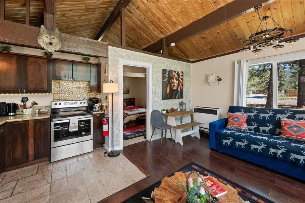 491 Imperial Avenue Property Photo 7