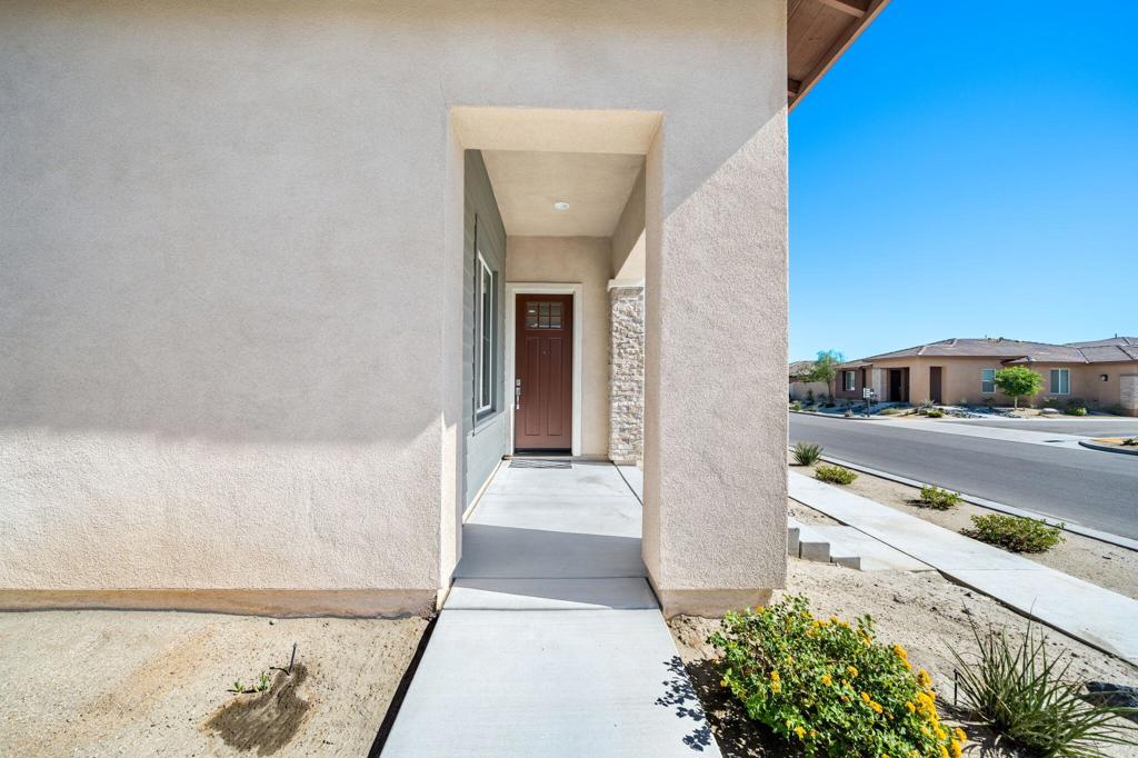 74338 Millennia Way Property Photo 4