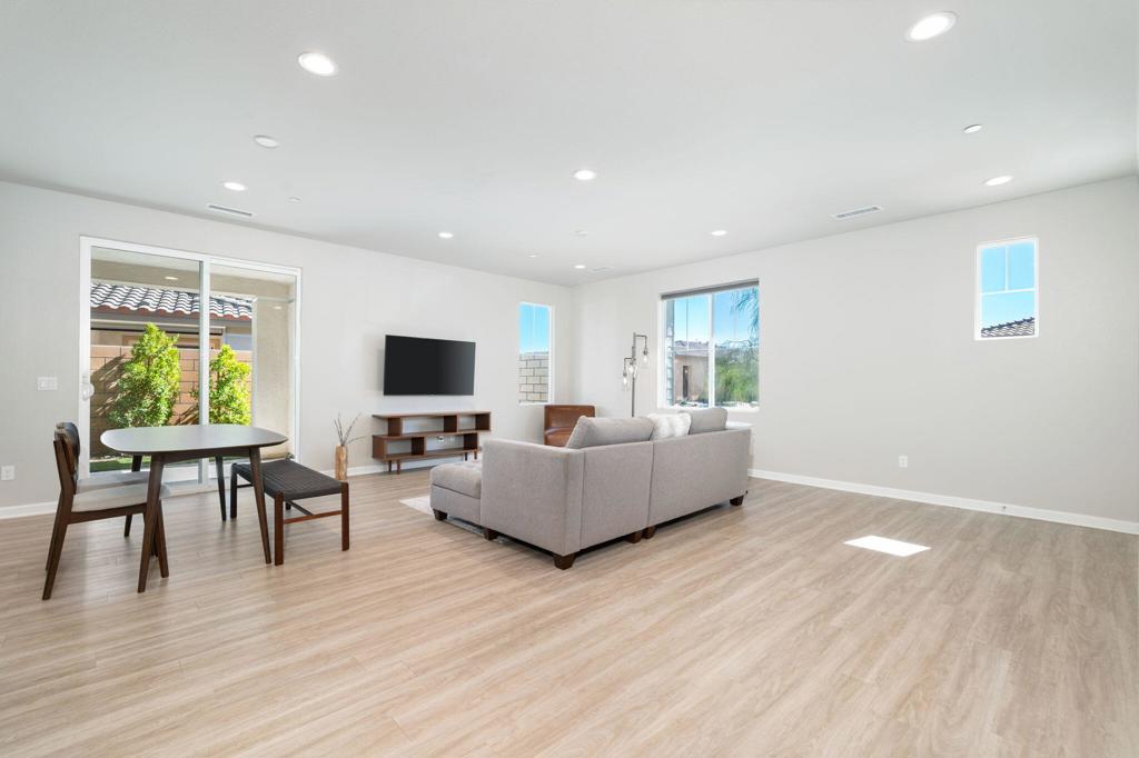 74338 Millennia Way Property Photo 7