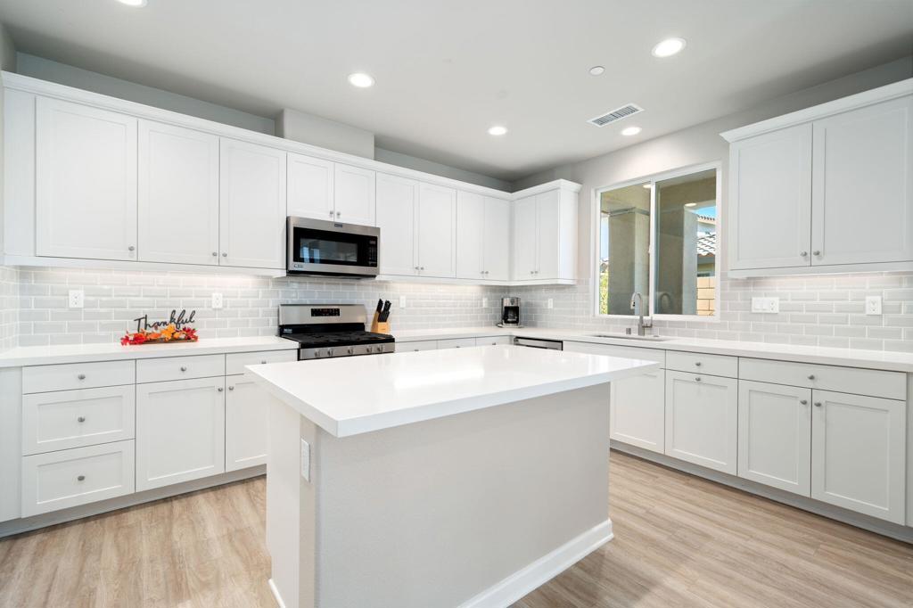 74338 Millennia Way Property Photo 15