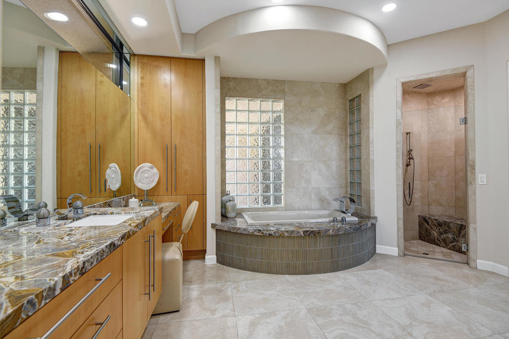 23 Villaggio Place Property Photo 20