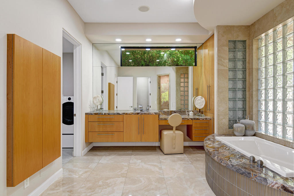 23 Villaggio Place Property Photo 21