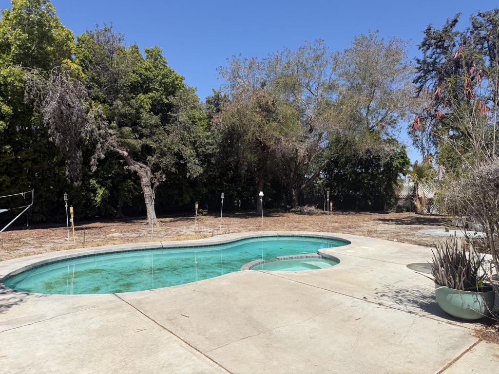 2151 N Farrell Drive Property Photo 1