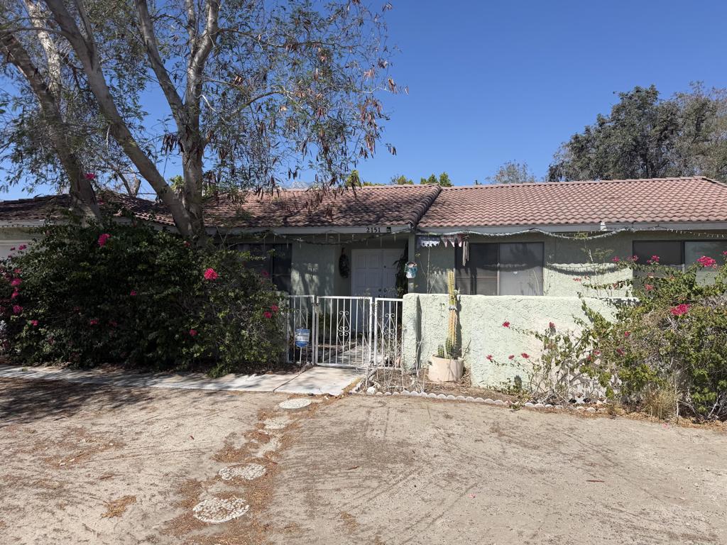 2151 N Farrell Drive Property Photo 3