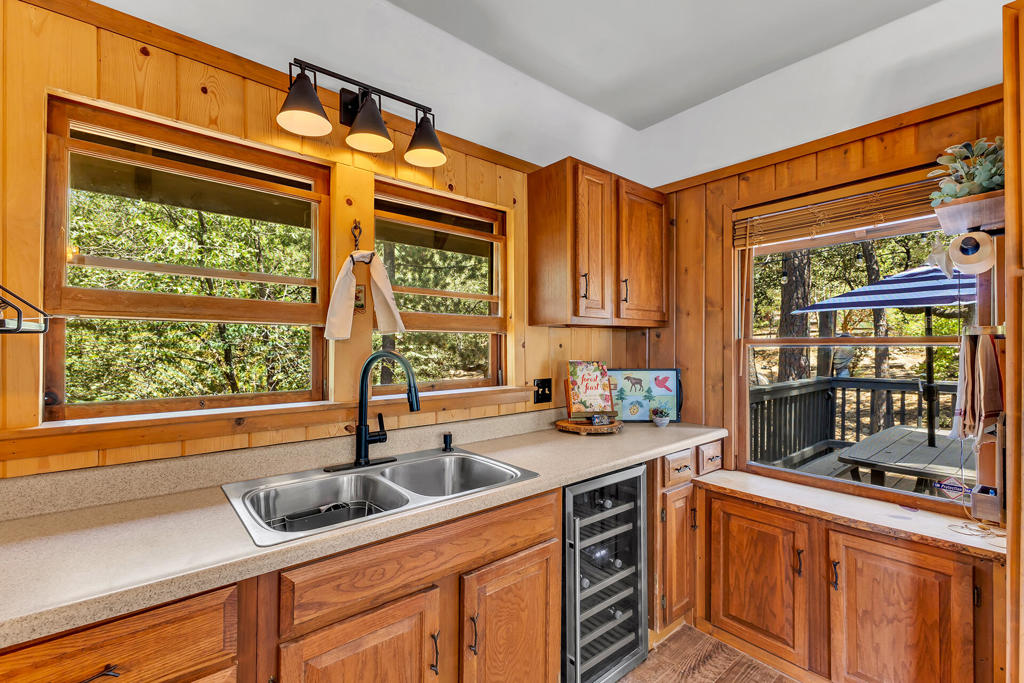 24701 Schaffer Drive Property Photo 11