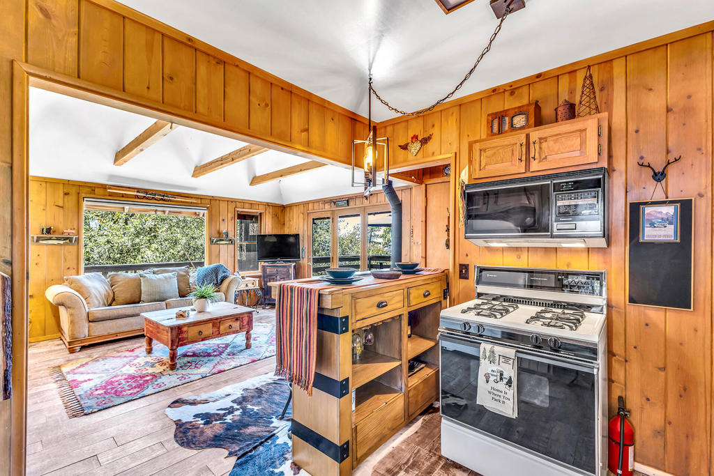 24701 Schaffer Drive Property Photo 12