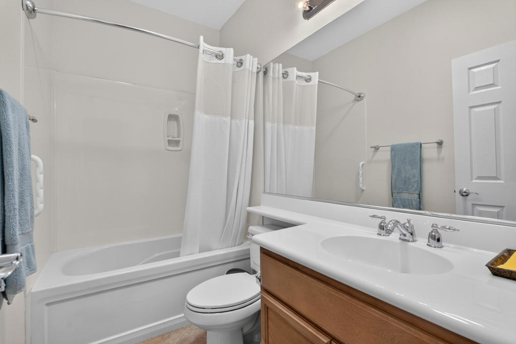 60419 Honeysuckle Street Property Photo 14