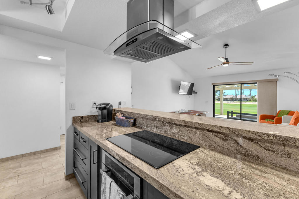 40432 Bay Hill Way Property Photo 9