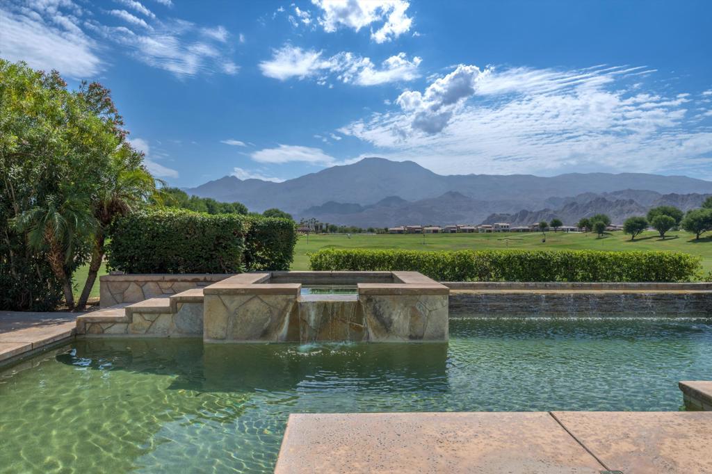 55493 Southern Property Photo 1