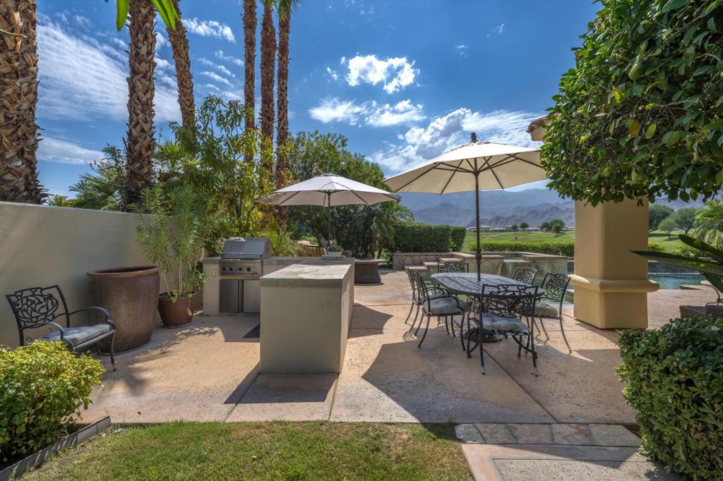 55493 Southern Property Photo 8