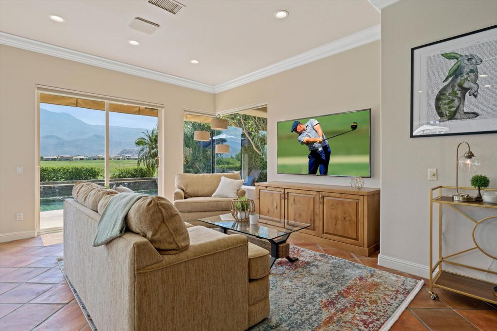 55493 Southern Property Photo 27