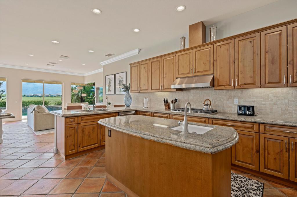 55493 Southern Property Photo 28