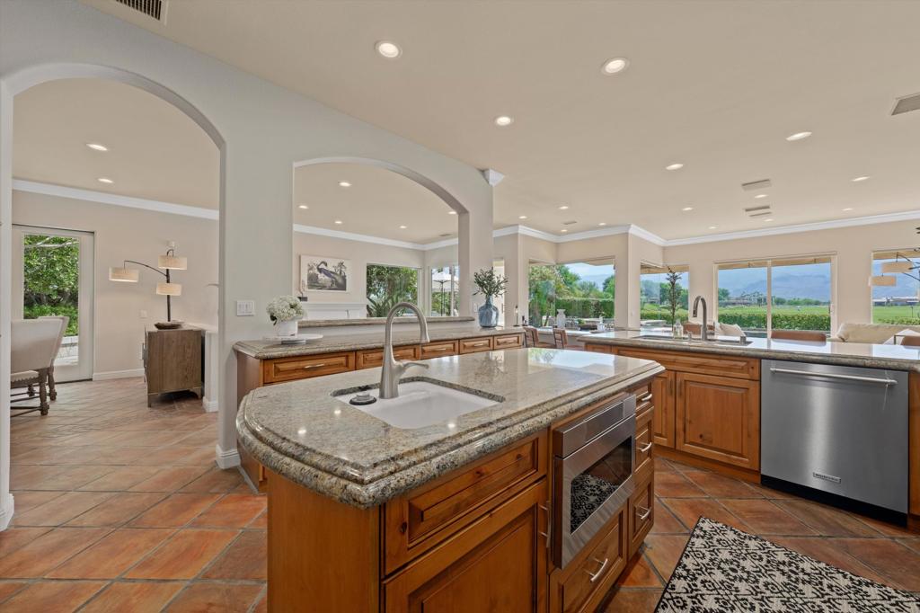 55493 Southern Property Photo 29