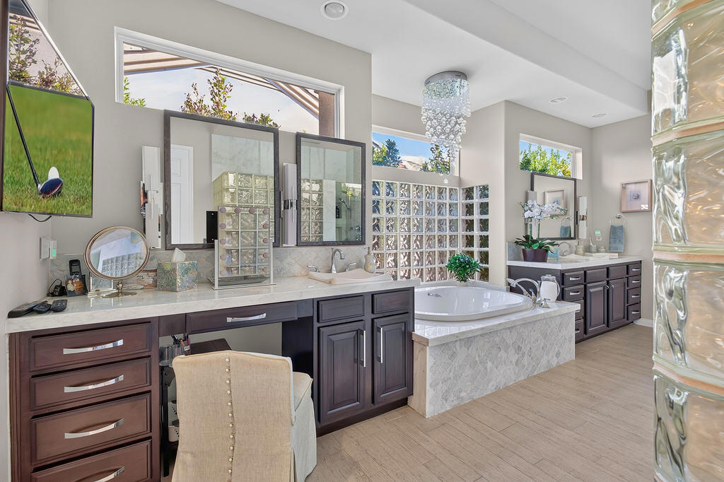 78386 Hollister Drive Property Photo 14