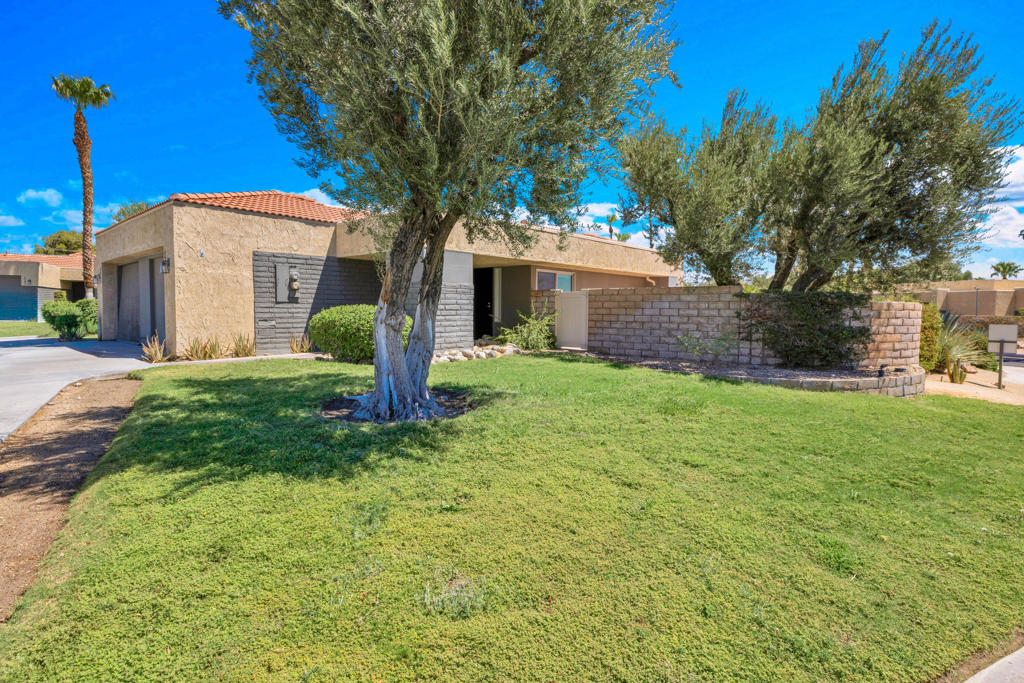 1282 Sunflower Circle N Property Photo 3