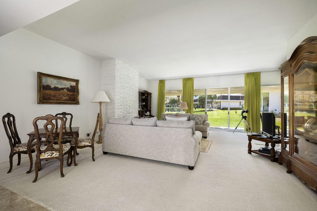 2515 E Jacaranda Road Property Photo 8