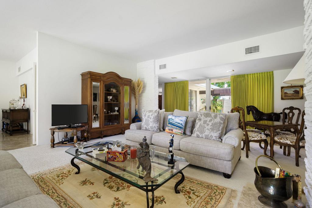 2515 E Jacaranda Road Property Photo 11