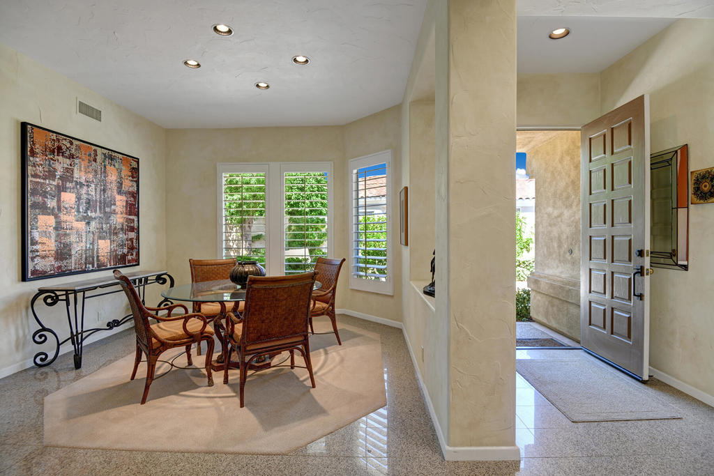 383 Desert Holly Drive Property Photo 10