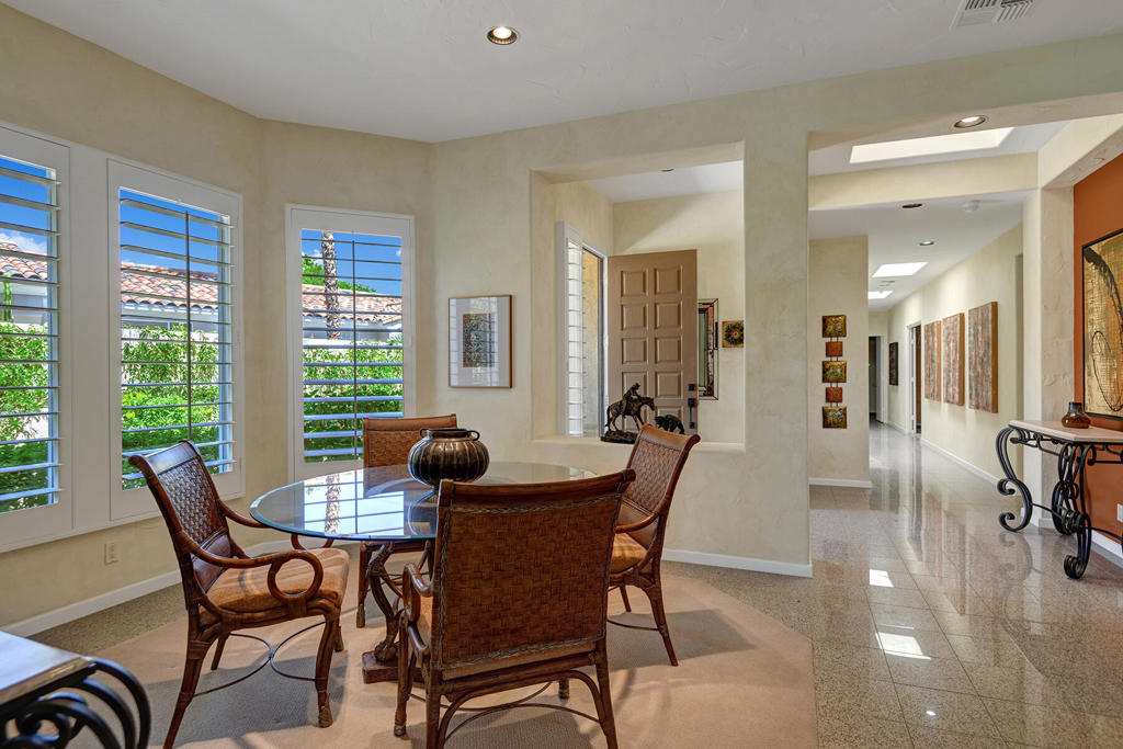 383 Desert Holly Drive Property Photo 11