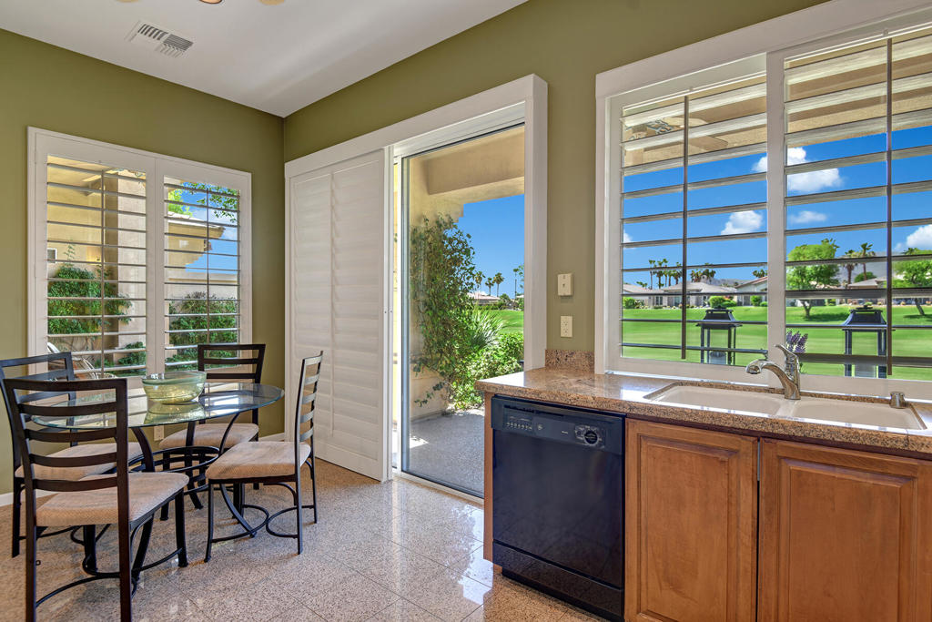 383 Desert Holly Drive Property Photo 14