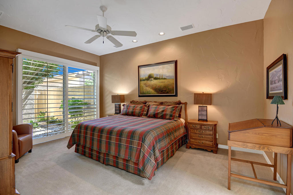 383 Desert Holly Drive Property Photo 21