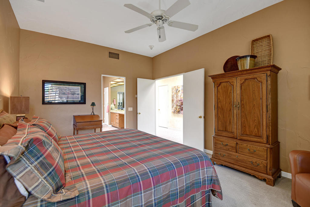 383 Desert Holly Drive Property Photo 23