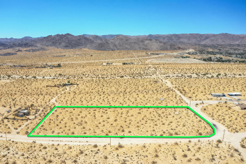 62585 Two Mile Road Property Photo 1