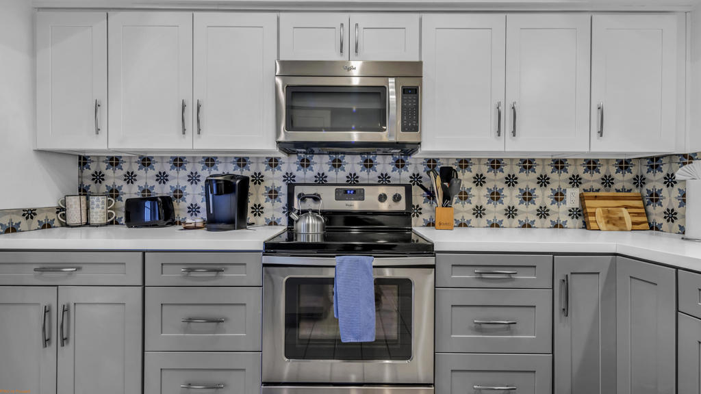 230 Desert Falls Drive E Property Photo 1