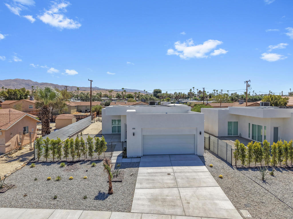 15464 Avenida Rambla Property Photo 1