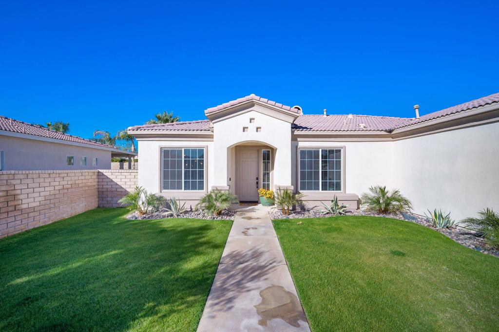 43569 Parkway Esplanade E Property Photo 1