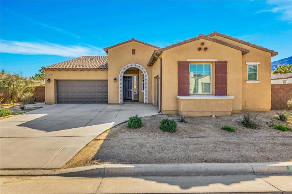 81835 Vida Bella Drive Property Photo 1